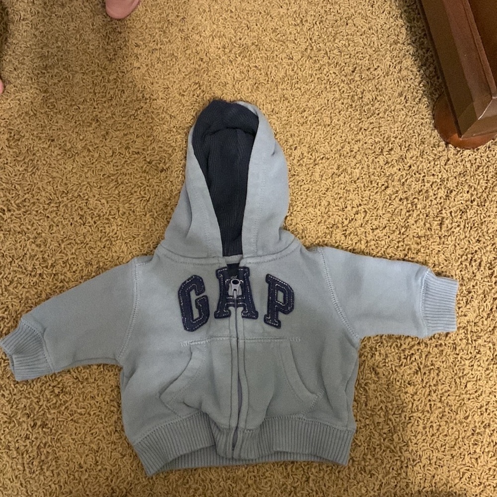 Baby gap sweatshirt 0-3 months